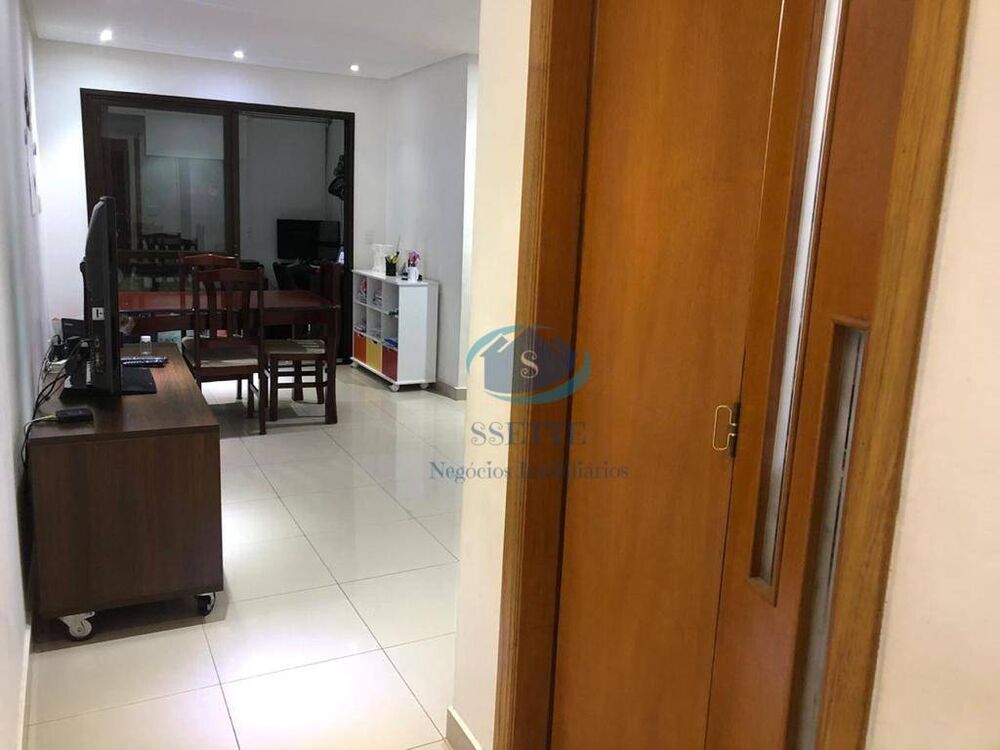 Apartamento à venda com 3 quartos, 80m² - Foto 1