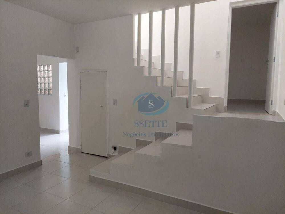 Sobrado para alugar com 3 quartos, 180m² - Foto 1