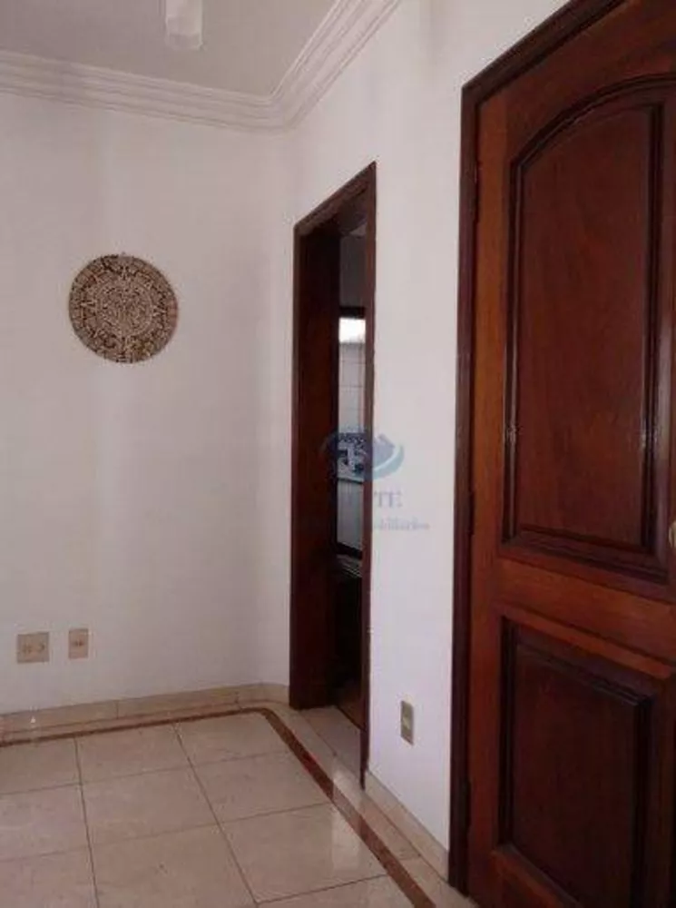 Apartamento à venda com 4 quartos, 214m² - Foto 5