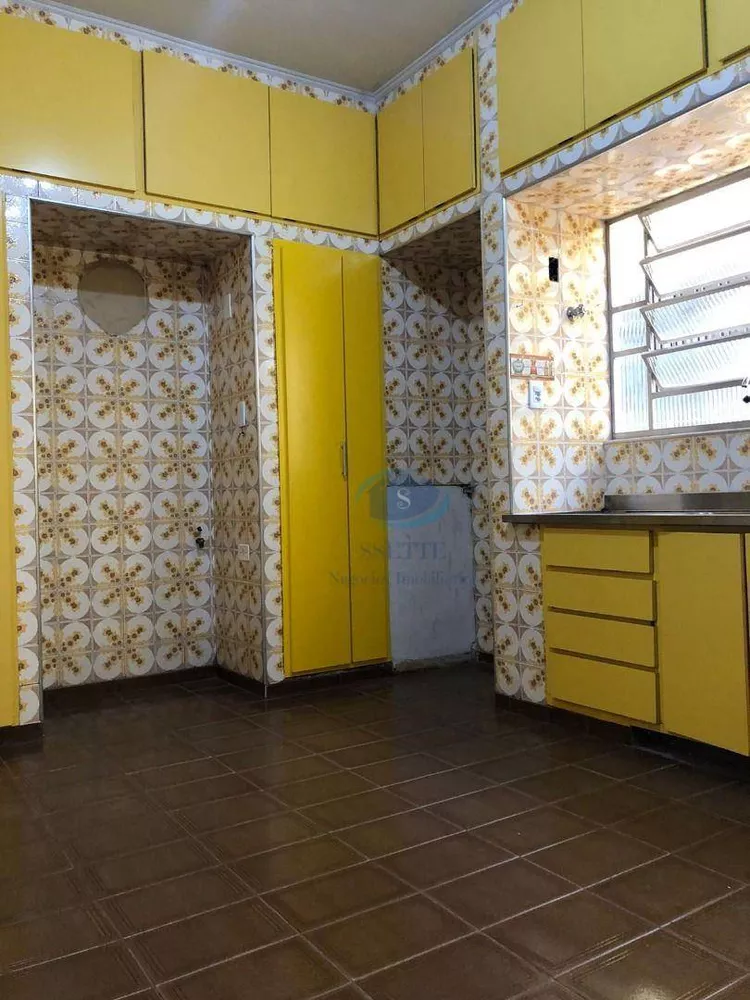 Casa à venda com 2 quartos, 195m² - Foto 4