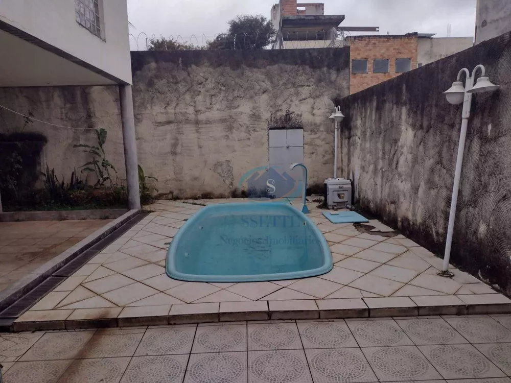 Sobrado à venda com 5 quartos, 350m² - Foto 4