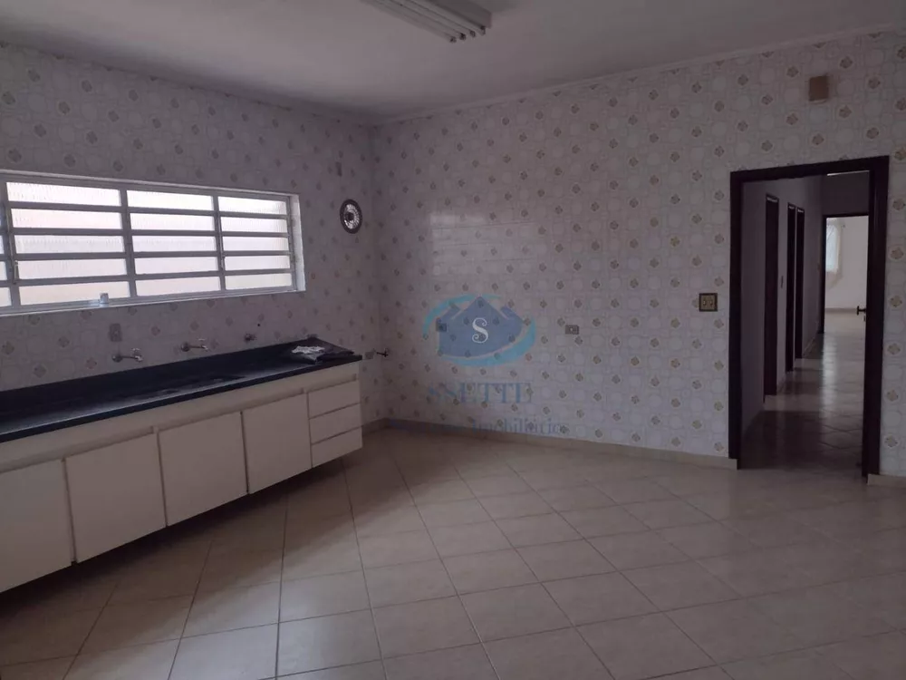 Casa à venda com 3 quartos, 140m² - Foto 2