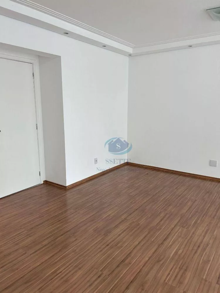 Apartamento à venda com 3 quartos, 150m² - Foto 2