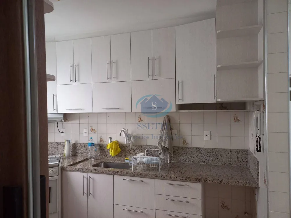Casa, 5 quartos, 198 m² - Foto 1