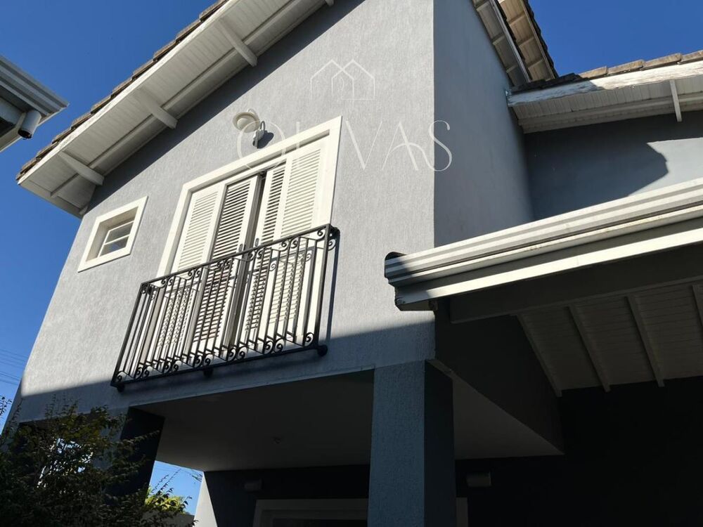 Casa de Condomínio à venda com 3 quartos, 260m² - Foto 1