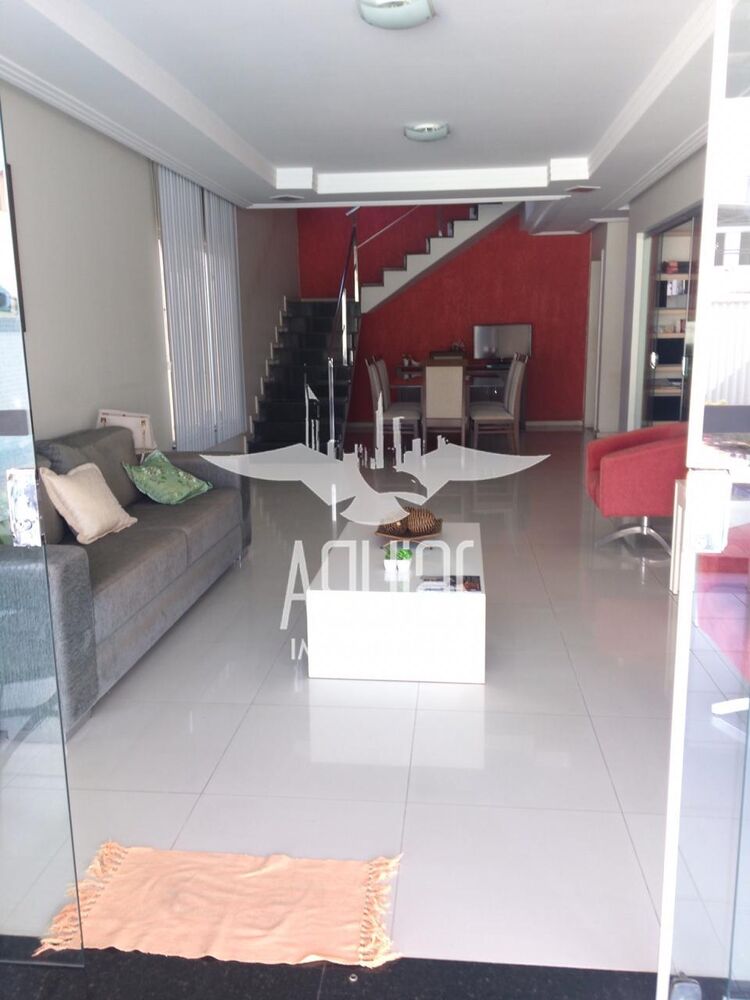 Casa à venda com 3 quartos, 300m² - Foto 2