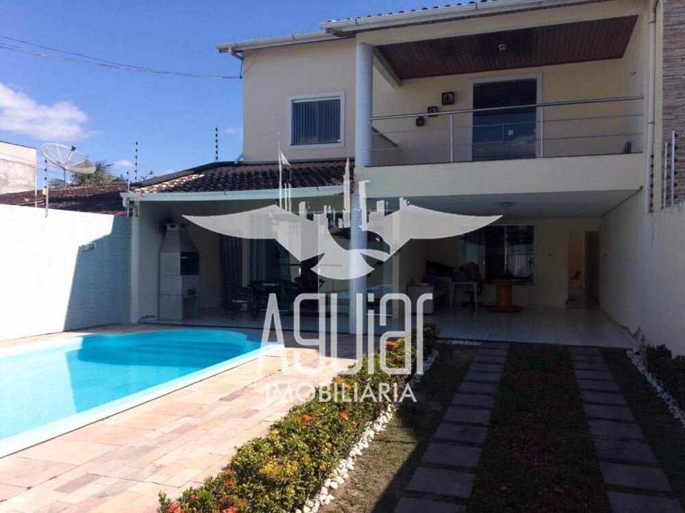 Casa à venda com 3 quartos, 300m² - Foto 1