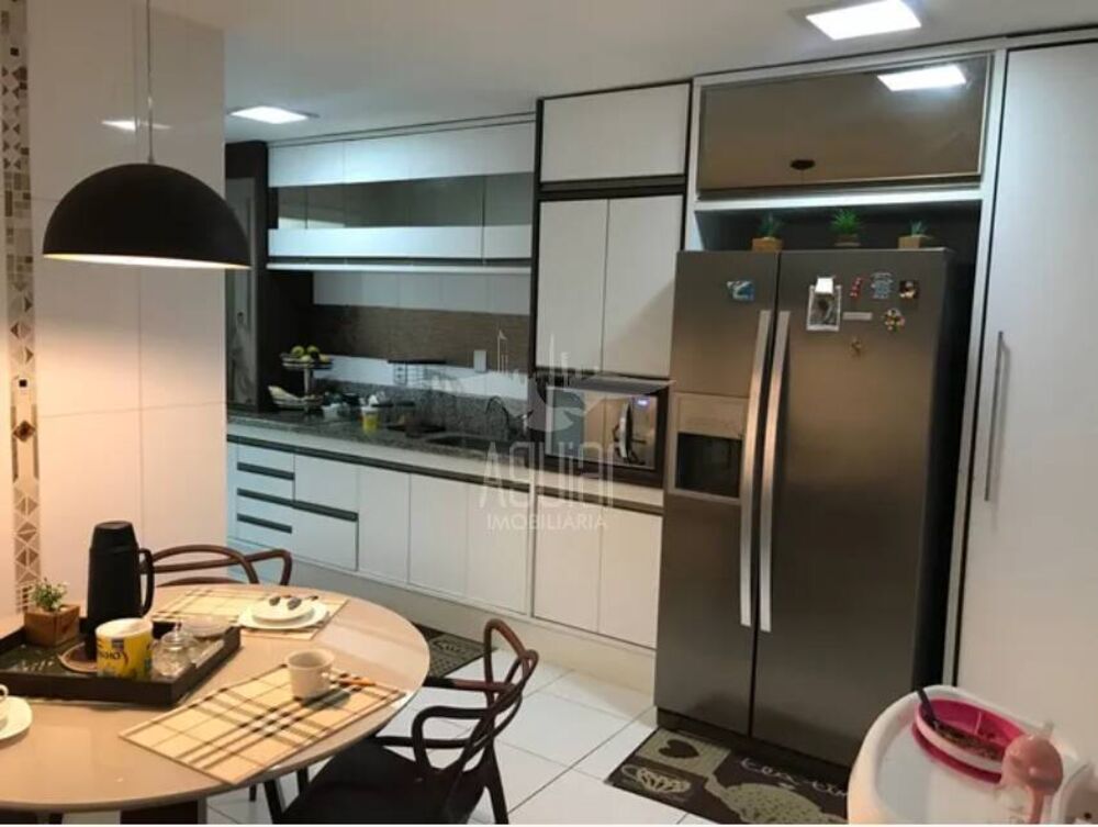 Casa à venda com 5 quartos, 330m² - Foto 8