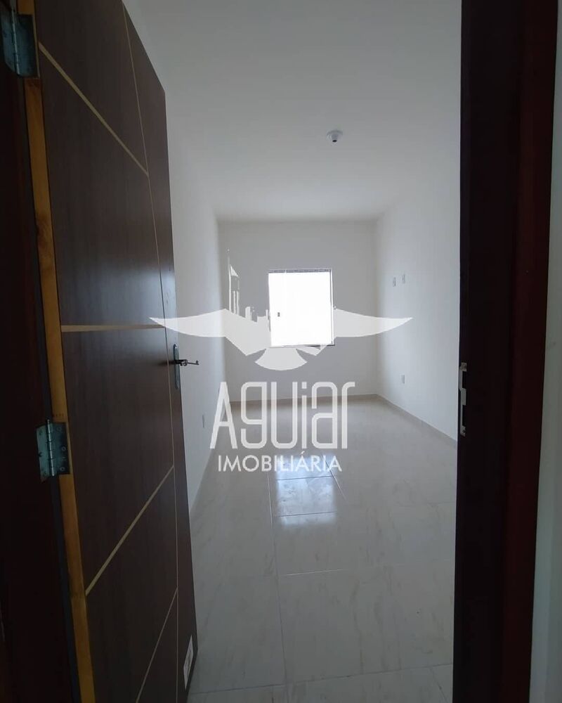 Casa à venda com 2 quartos, 61m² - Foto 2