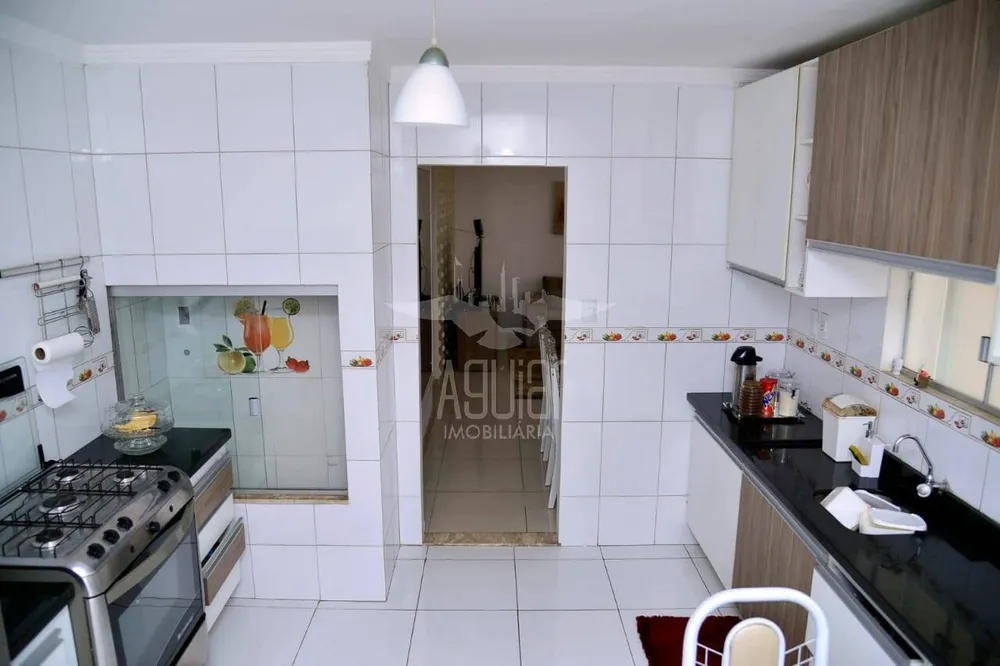 Casa, 4 quartos, 237 m² - Foto 11
