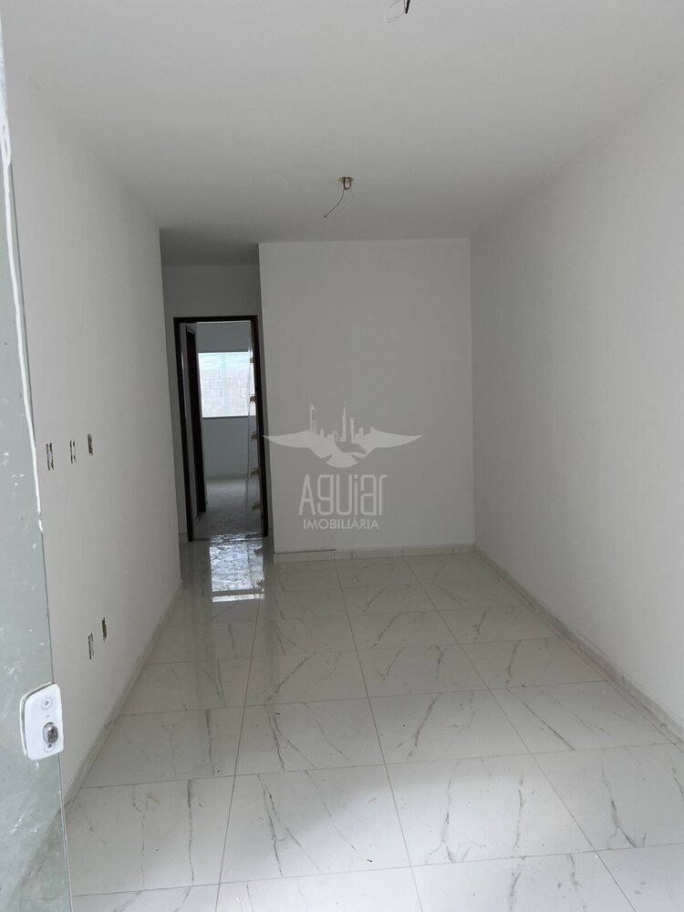 Casa à venda com 2 quartos, 52m² - Foto 4