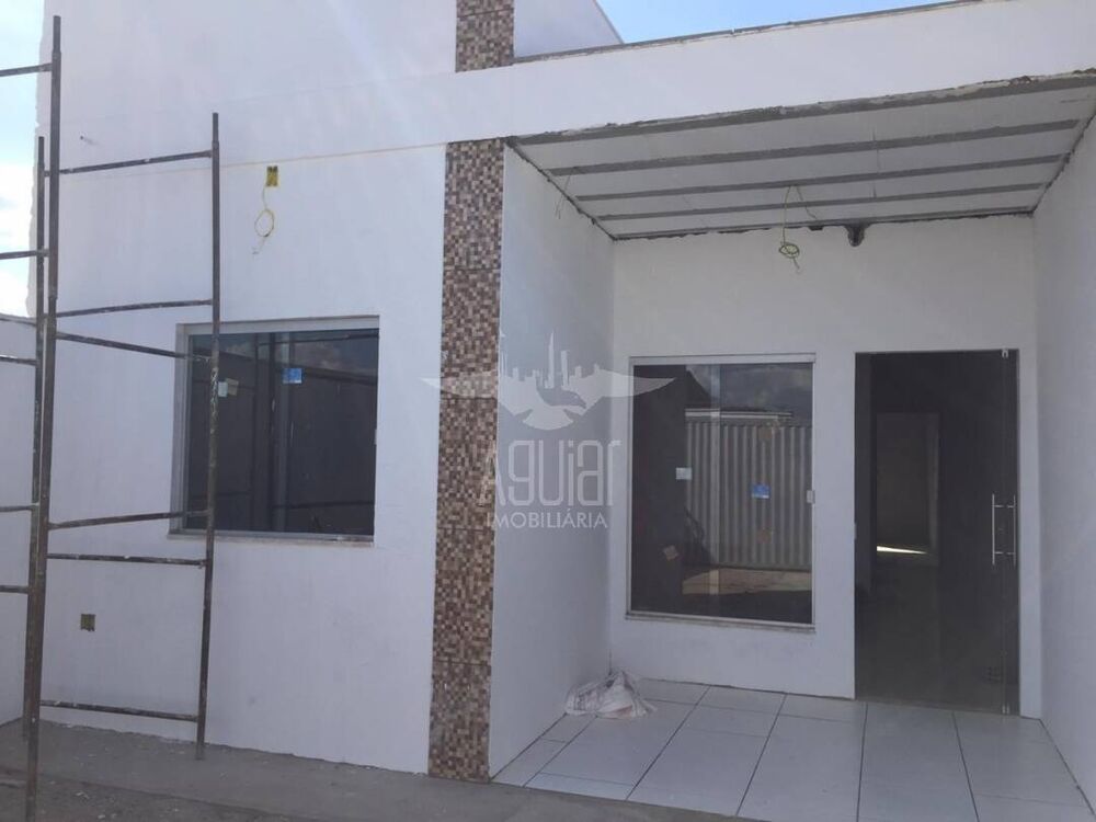 Casa à venda com 2 quartos, 68m² - Foto 2