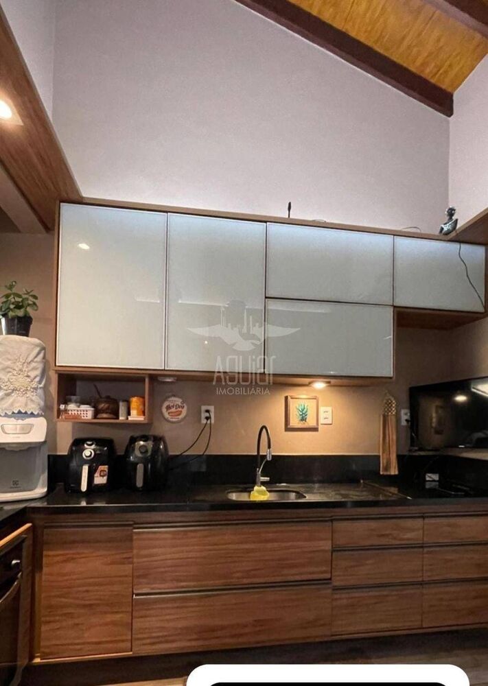 Casa à venda com 3 quartos, 273m² - Foto 5