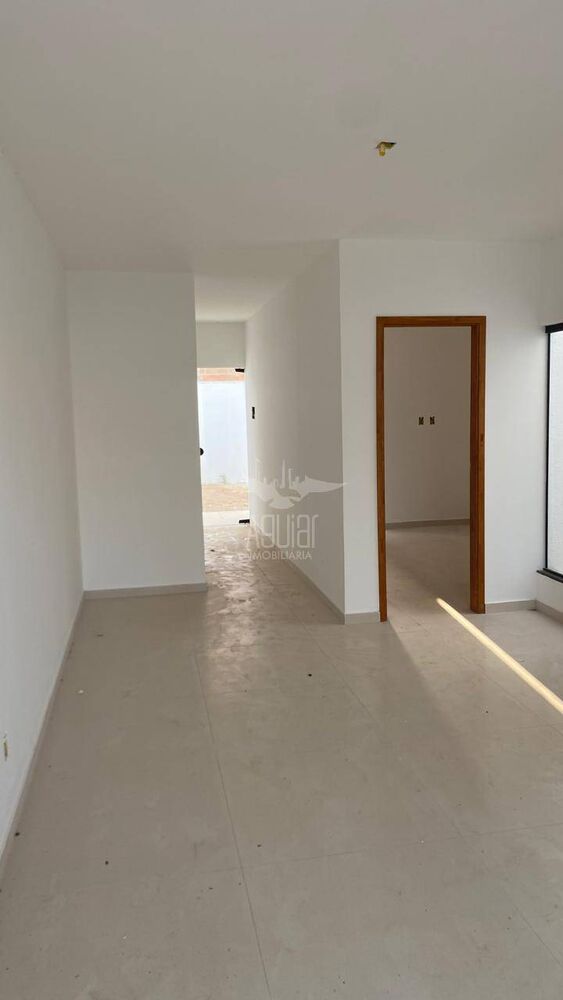 Casa à venda com 2 quartos, 72m² - Foto 3