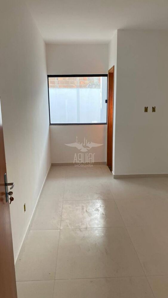 Casa à venda com 2 quartos, 72m² - Foto 4