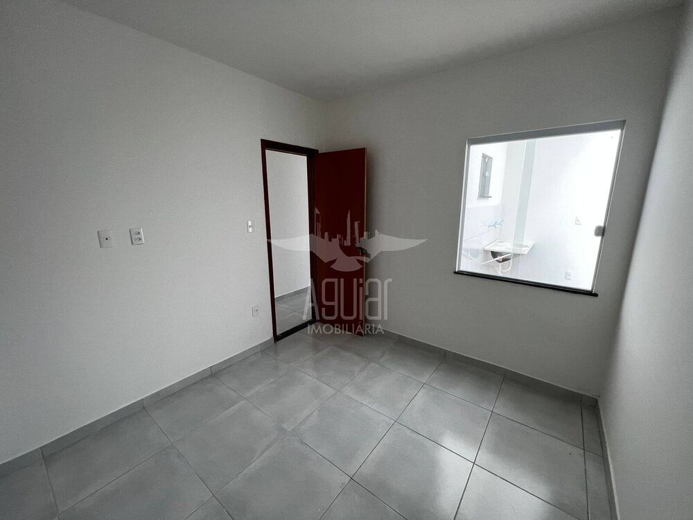 Casa à venda com 2 quartos, 63m² - Foto 11