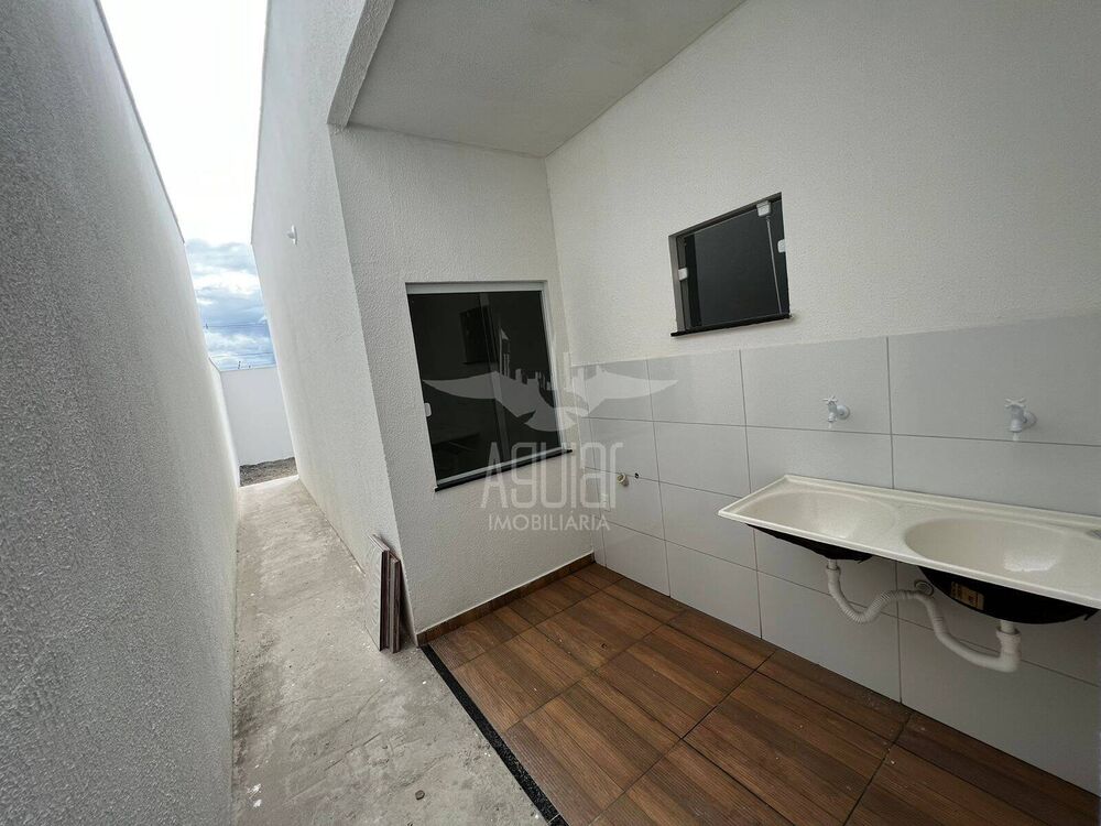 Casa à venda com 2 quartos, 63m² - Foto 16