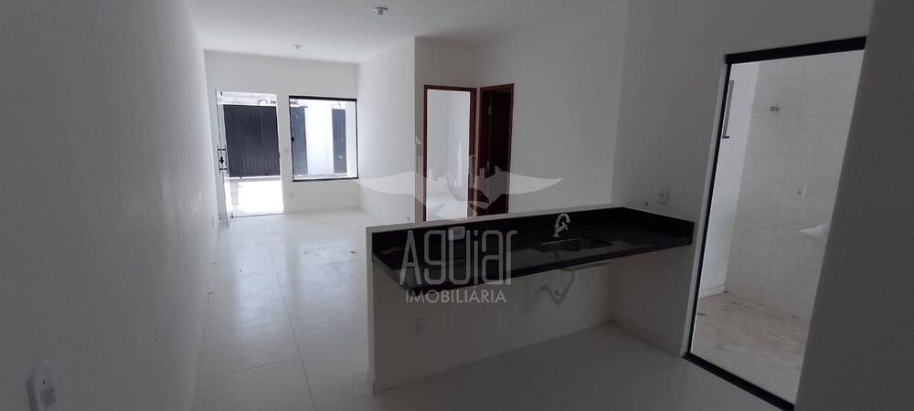 Casa à venda com 2 quartos, 65m² - Foto 3