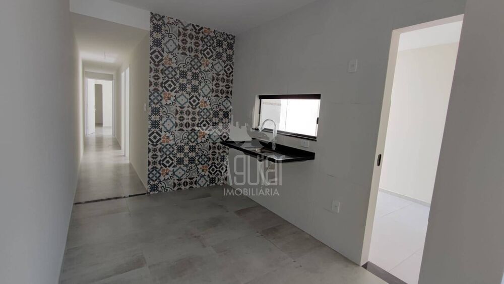 Casa à venda com 3 quartos, 78m² - Foto 4