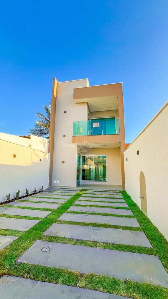 Casa à venda com 3 quartos, 109m² - Foto 1