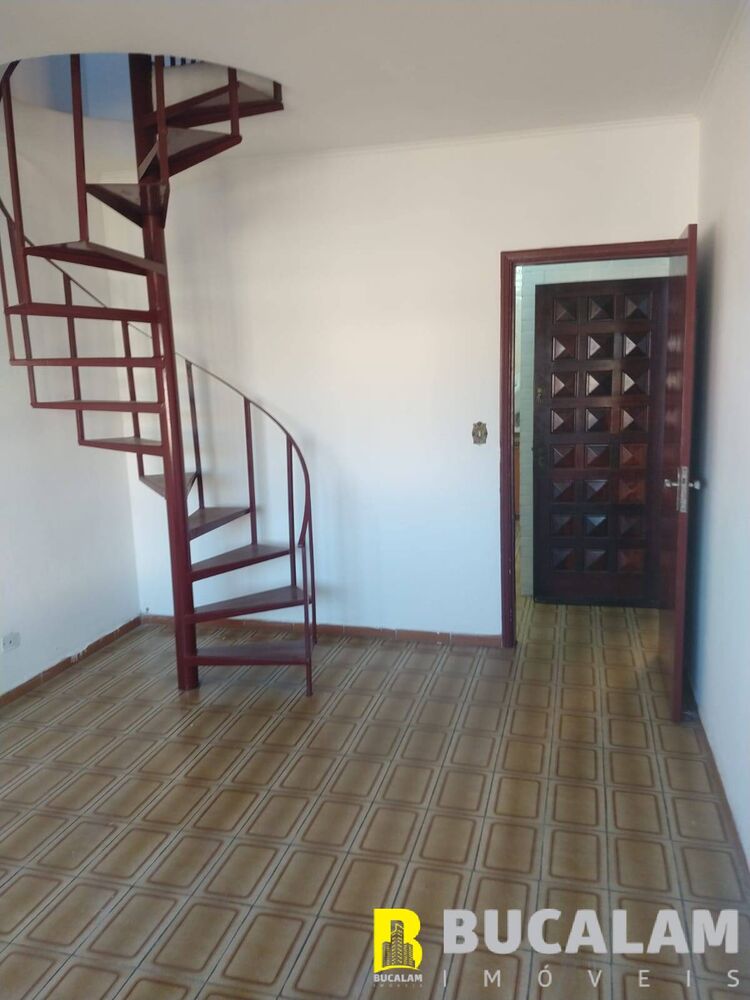 Casa à venda com 2 quartos, 125m² - Foto 2