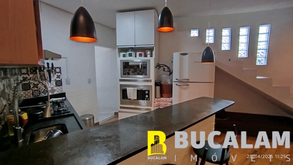 Casa à venda com 2 quartos, 96m² - Foto 4