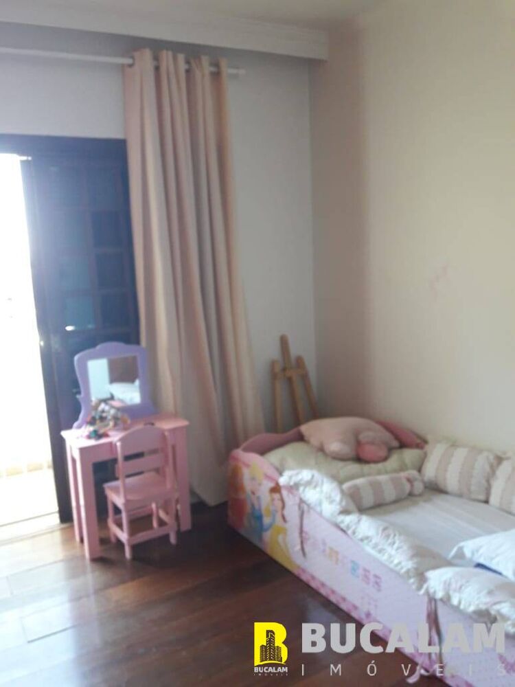 Casa à venda com 3 quartos, 200m² - Foto 11
