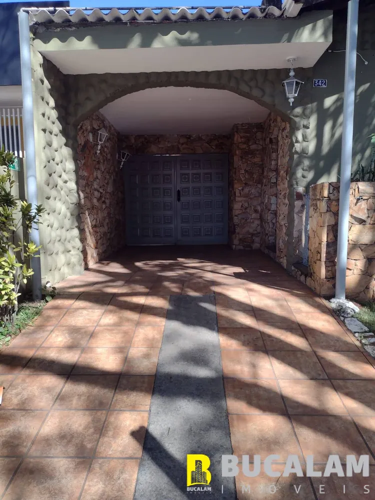 Casa, 4 quartos, 238 m² - Foto 1