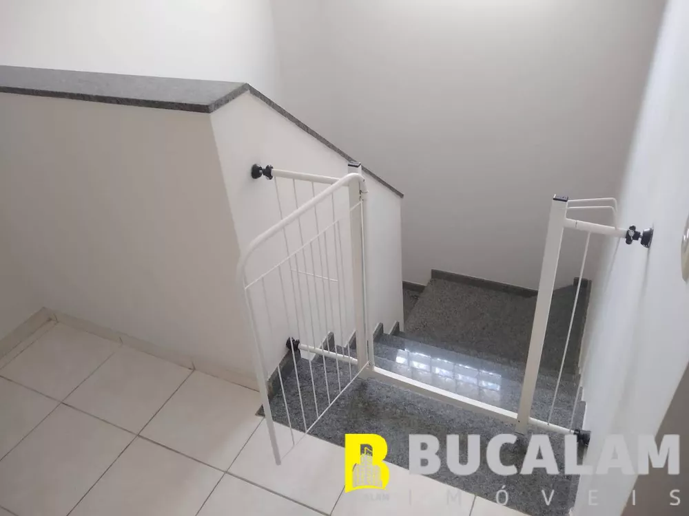 Casa à venda com 3 quartos, 200m² - Foto 3