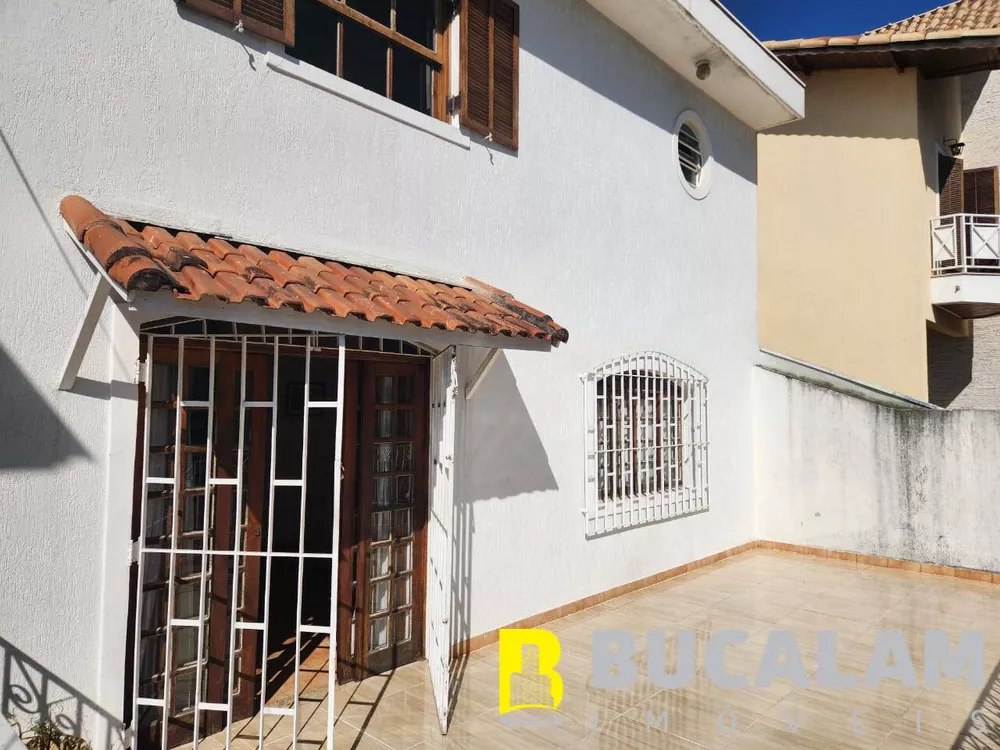 Casa à venda com 3 quartos, 180m² - Foto 4