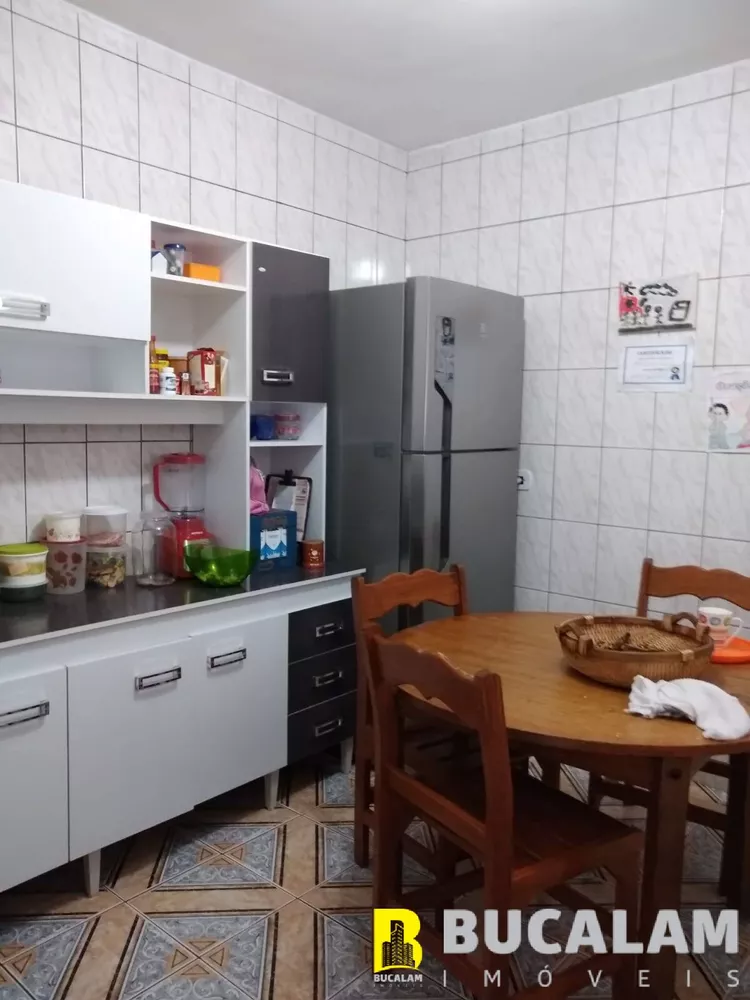 Casa à venda com 2 quartos, 100m² - Foto 3