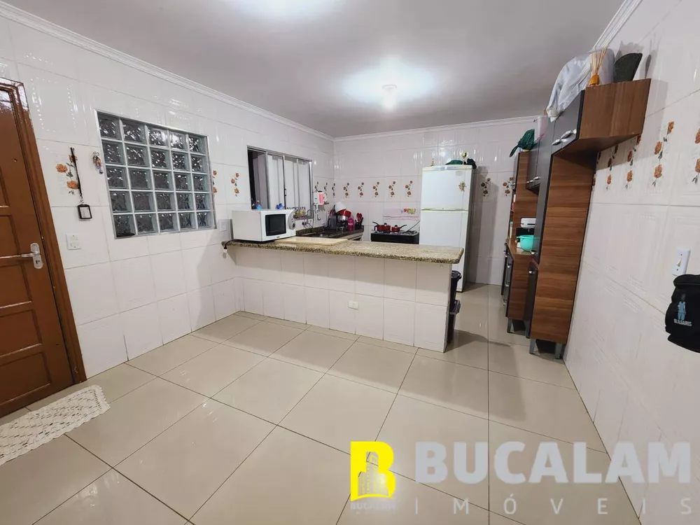 Casa à venda com 4 quartos, 160m² - Foto 1