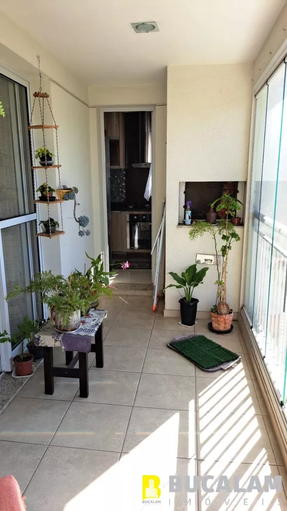 Apartamento à venda com 3 quartos, 96m² - Foto 2