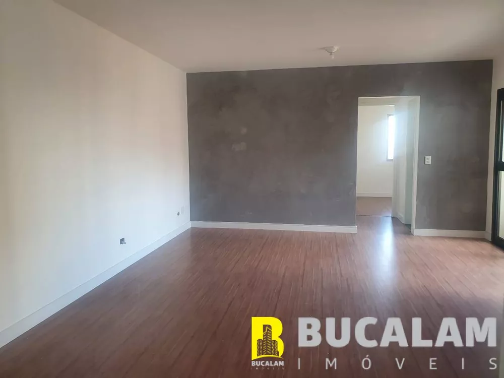 Apartamento à venda com 2 quartos, 70m² - Foto 3