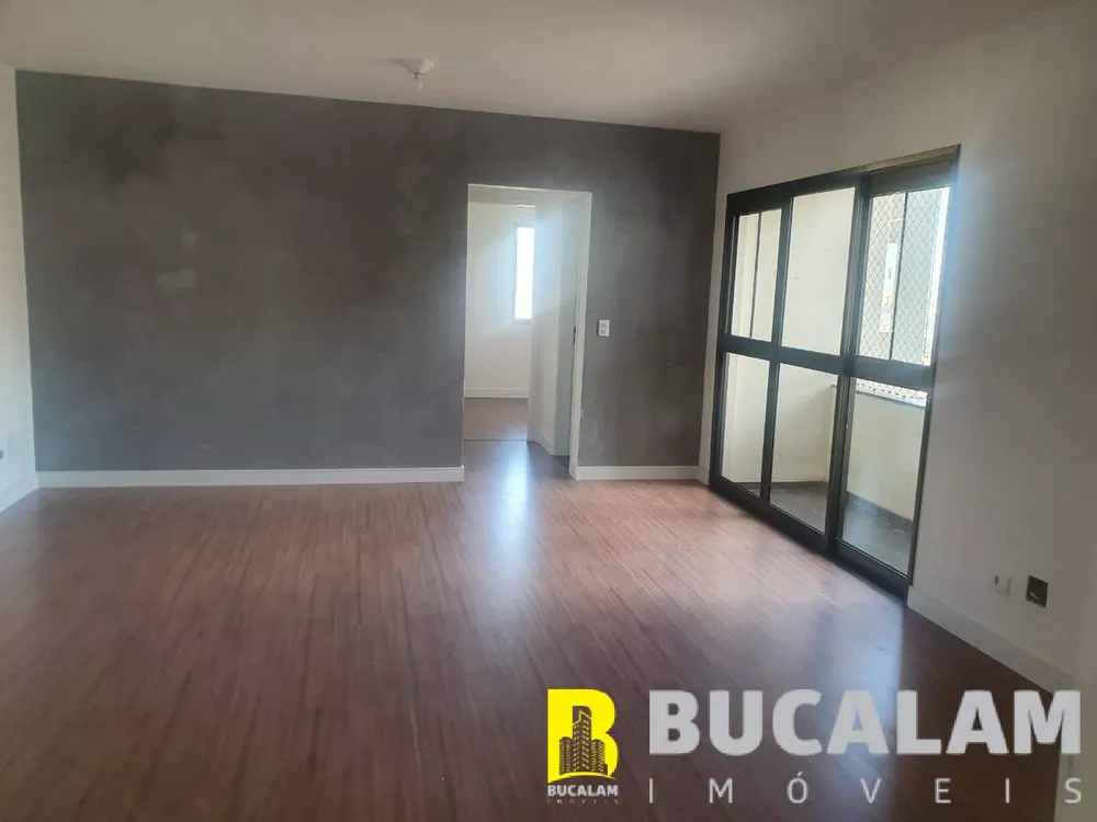 Apartamento à venda com 2 quartos, 70m² - Foto 2