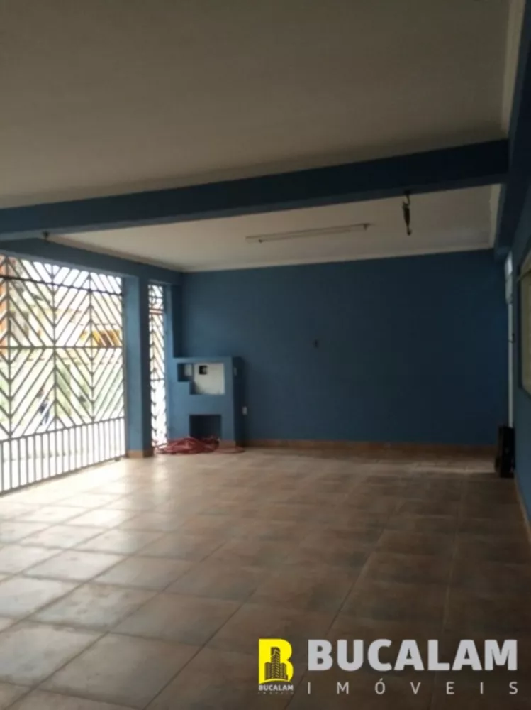 Casa à venda com 3 quartos, 250m² - Foto 3