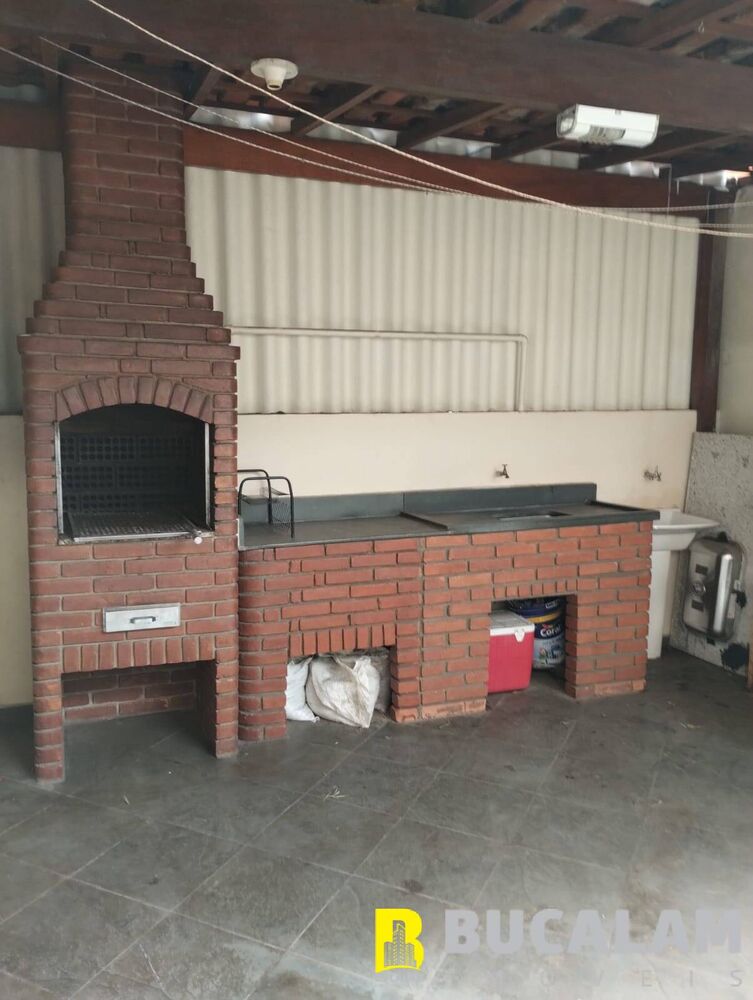 Casa, 4 quartos, 216 m² - Foto 1