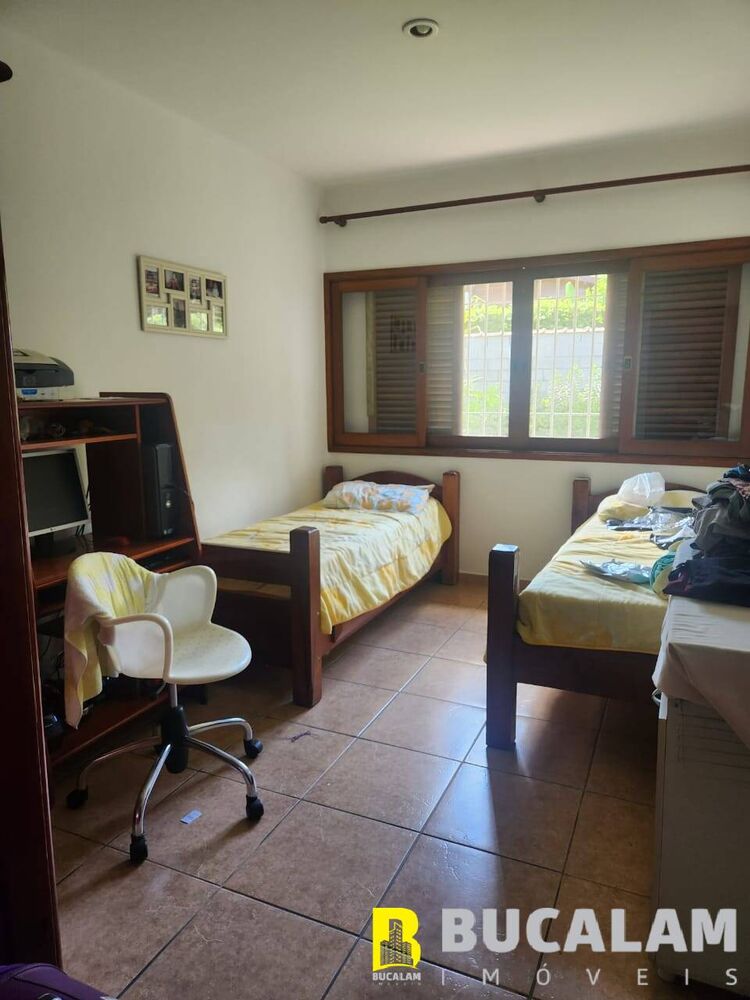 Casa à venda e aluguel com 3 quartos, 1700m² - Foto 3