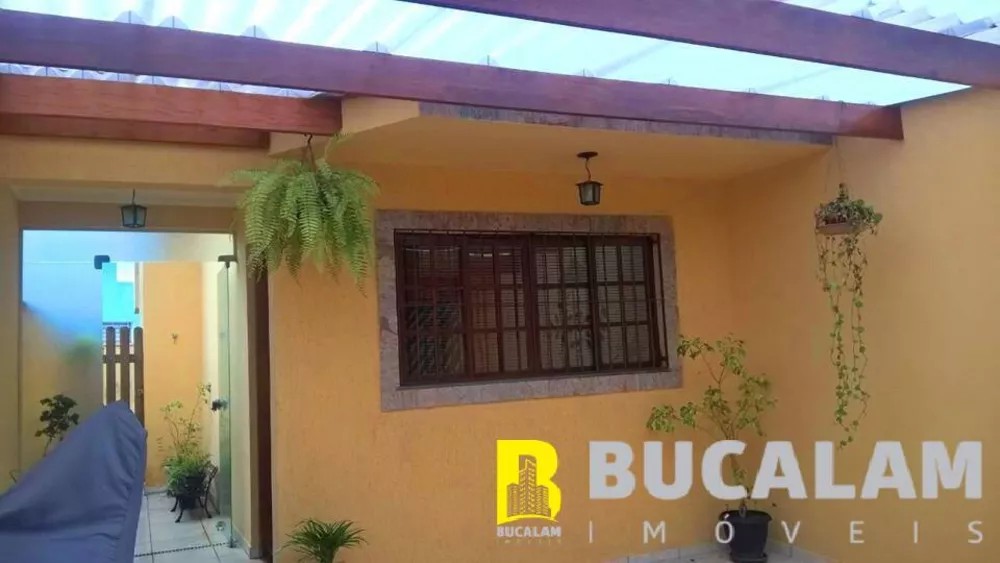 Casa à venda com 3 quartos, 160m² - Foto 1