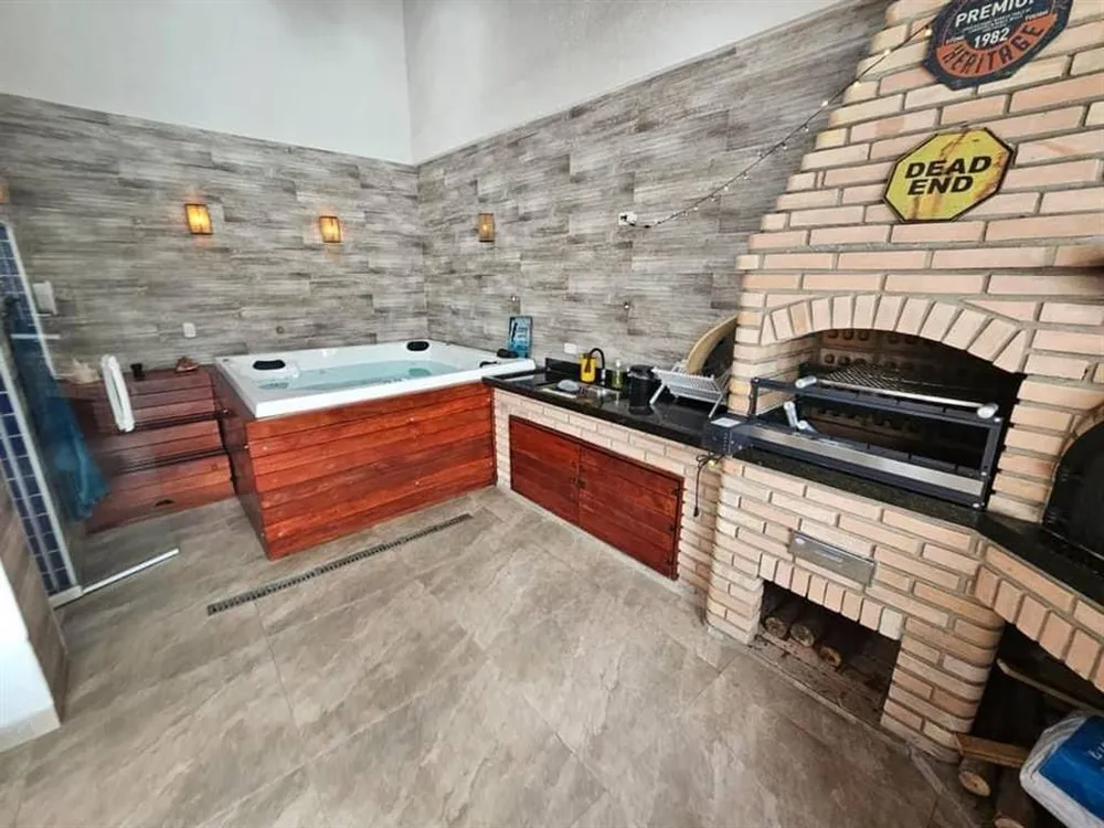 Casa, 3 quartos, 232 m² - Foto 2