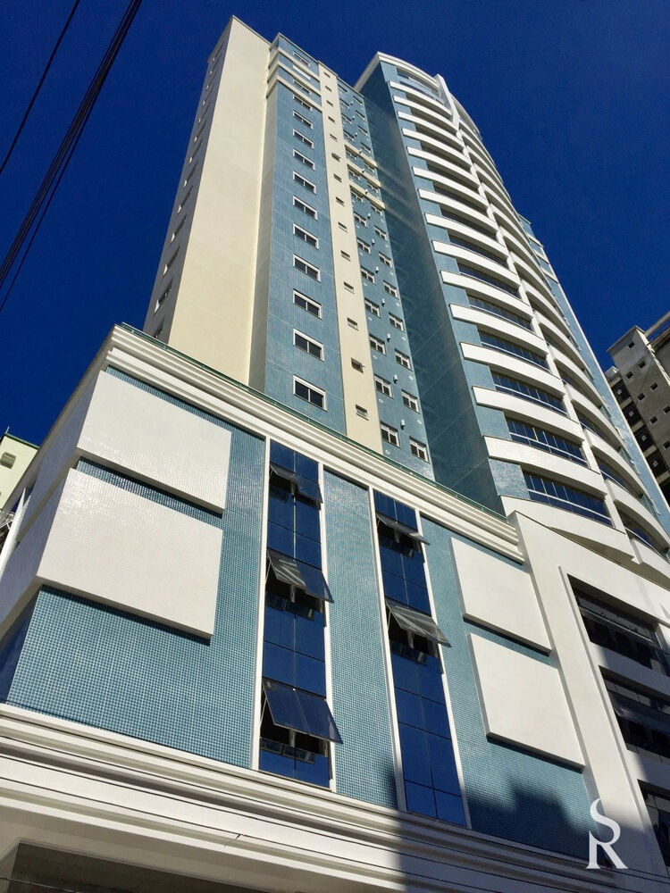 Apartamento para alugar com 3 quartos, 132m² - Foto 2
