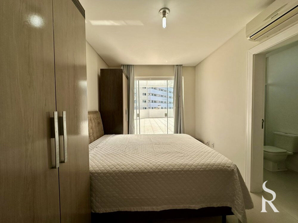 Apartamento para alugar com 4 quartos, 200m² - Foto 1