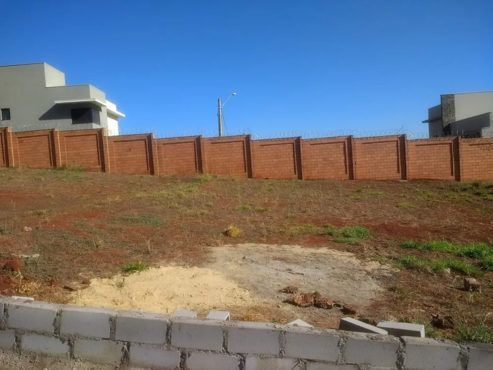 Loteamento e Condomínio, 250 m² - Foto 1