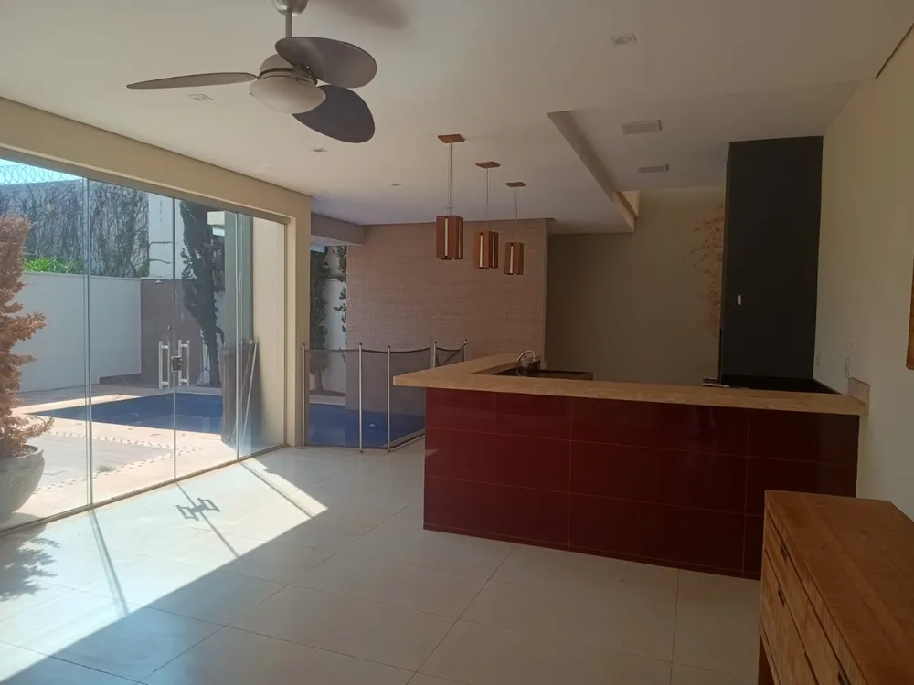 Casa, 3 quartos, 233 m² - Foto 3