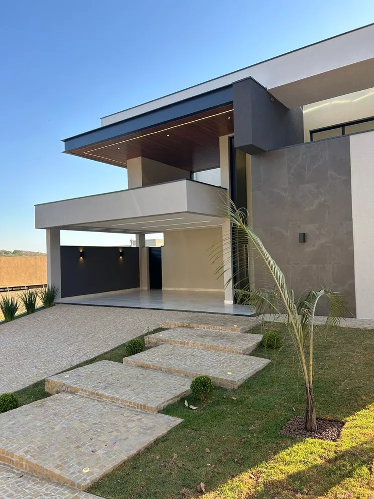 Casa à venda com 3 quartos, 263m² - Foto 1