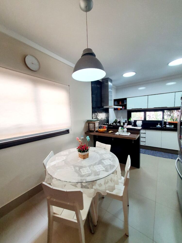 Casa à venda com 3 quartos, 254m² - Foto 3