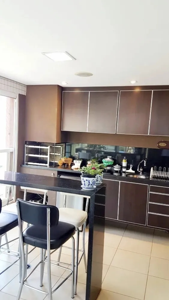 Apartamento, 3 quartos, 180 m² - Foto 1