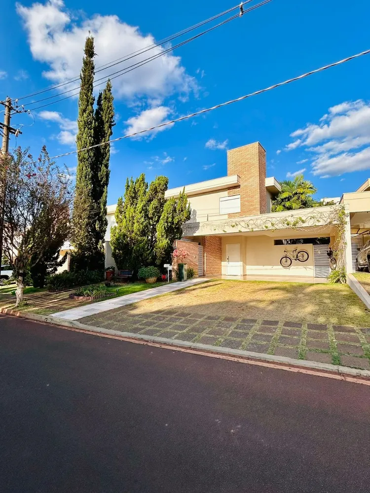 Casa, 3 quartos, 243 m² - Foto 1