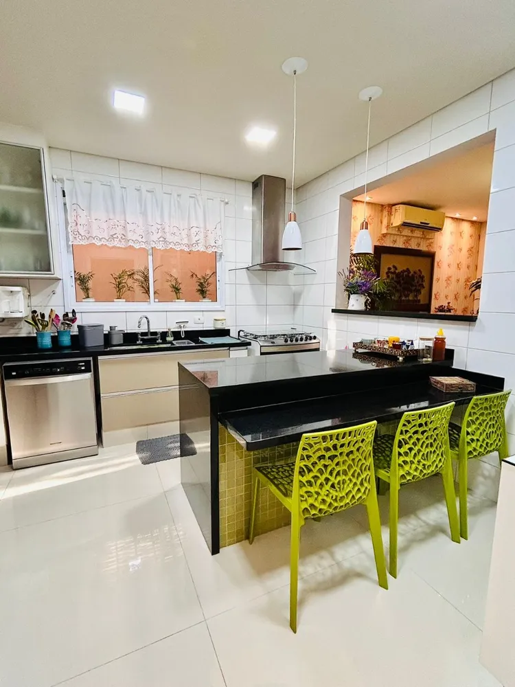 Casa, 3 quartos, 243 m² - Foto 4