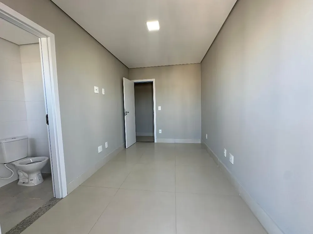 Apartamento, 4 quartos, 213 m² - Foto 2